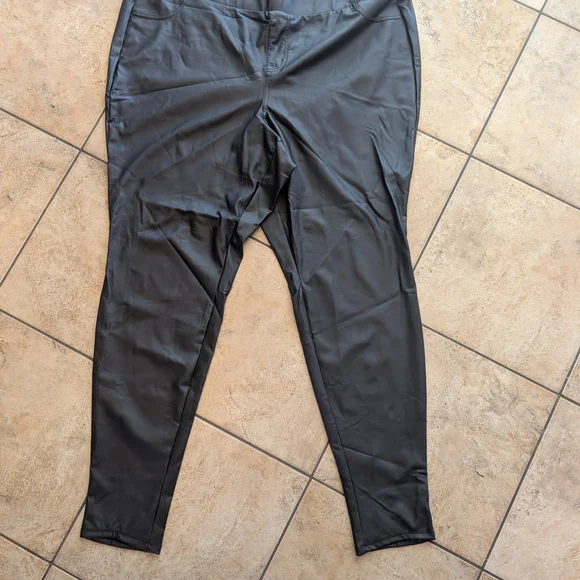 Torrid leggings - 3 pairs - Picture 2 of 8